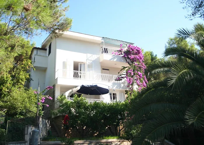Apartment Bugenvila